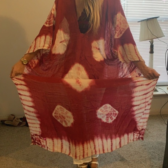 Cover-up - Picture 2 of 2